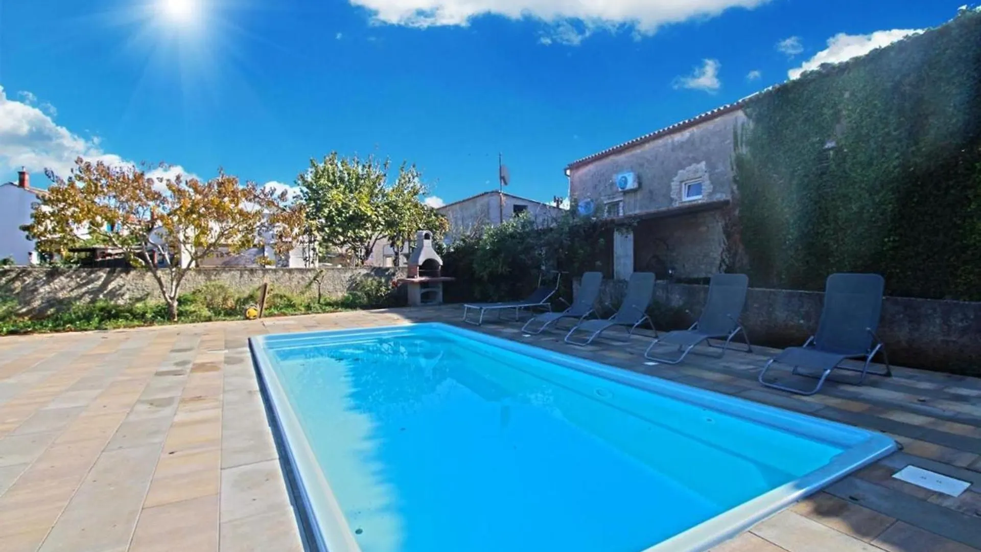 Holiday home Comfortable Apartment With Pool And Garden Valtura Croatia