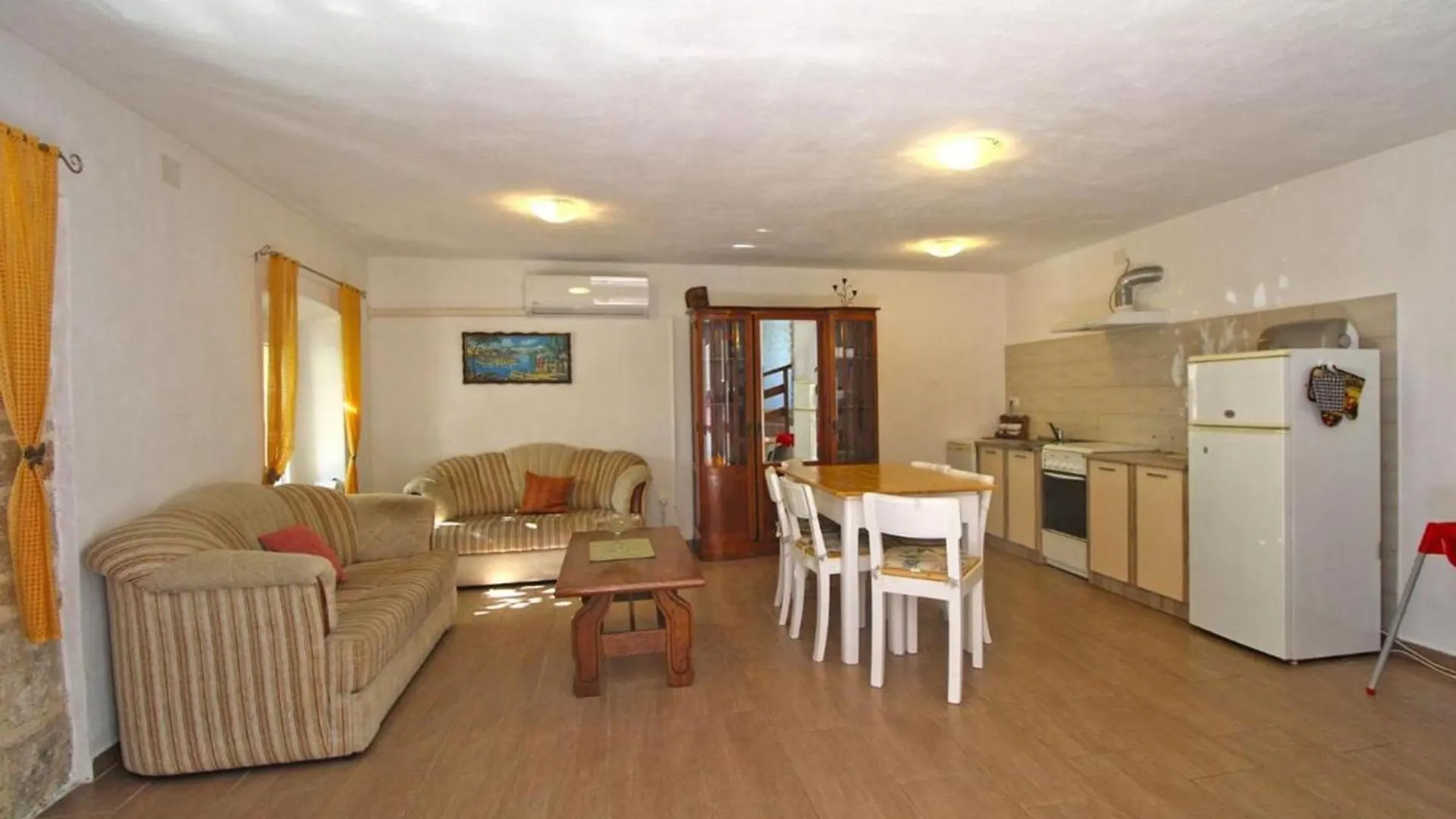 Comfortable Apartment With Pool And Garden Valtura